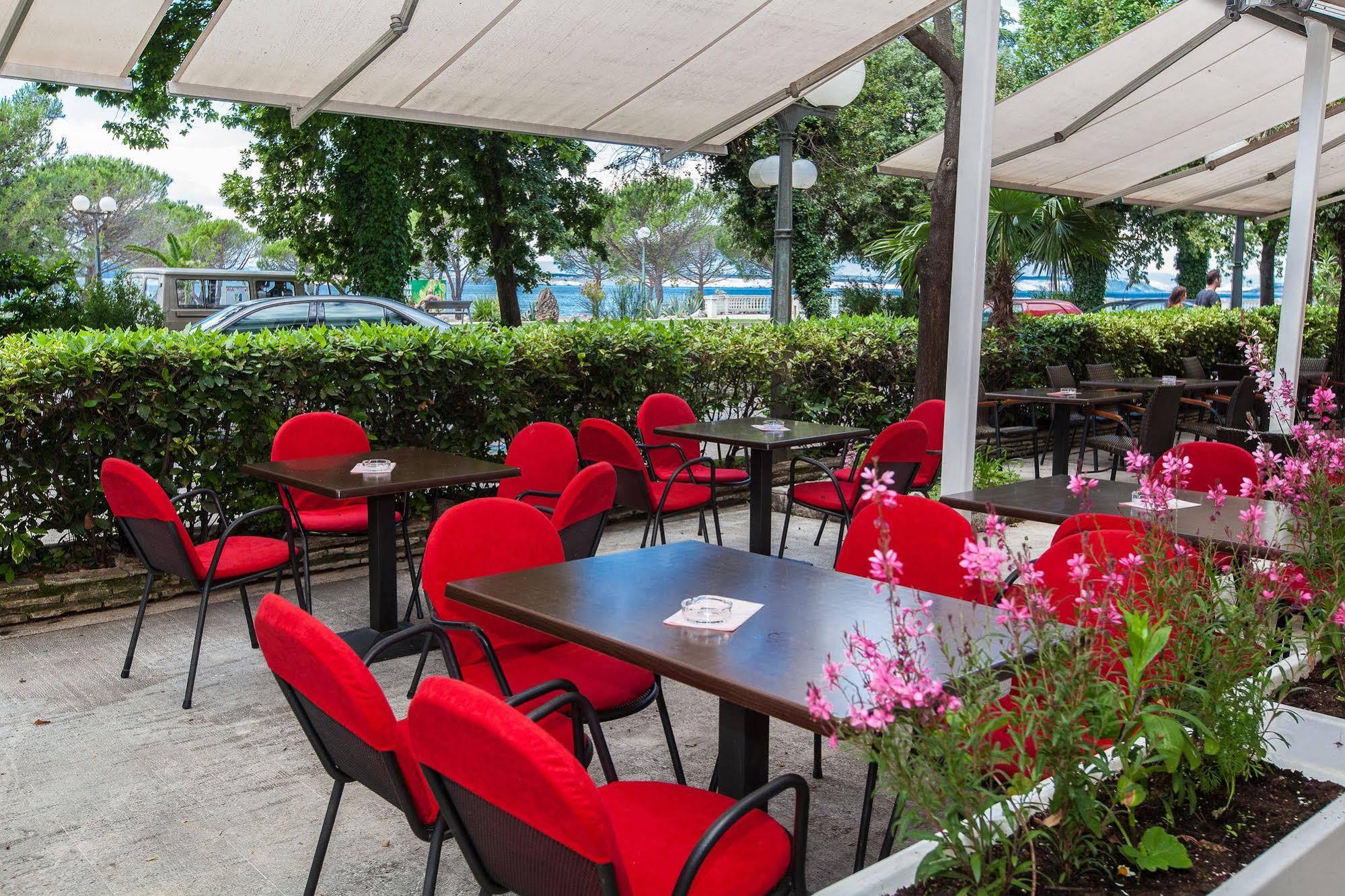 Hotel Zagreb Crikvenica Exterior foto