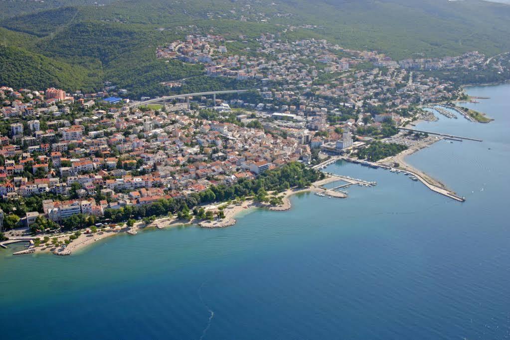 Hotel Zagreb Crikvenica Exterior foto
