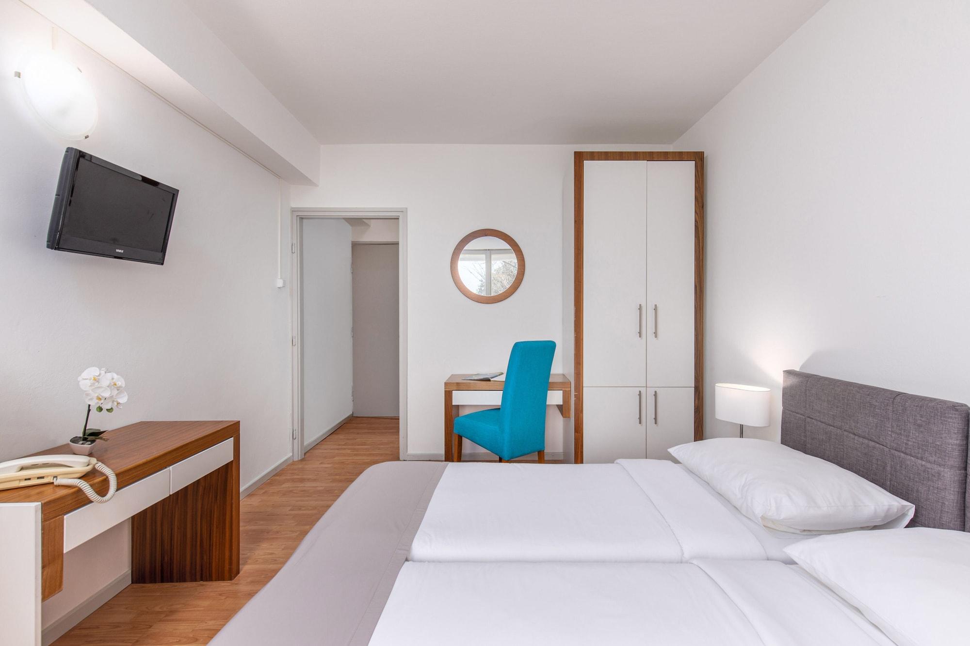 Hotel Zagreb Crikvenica Exterior foto