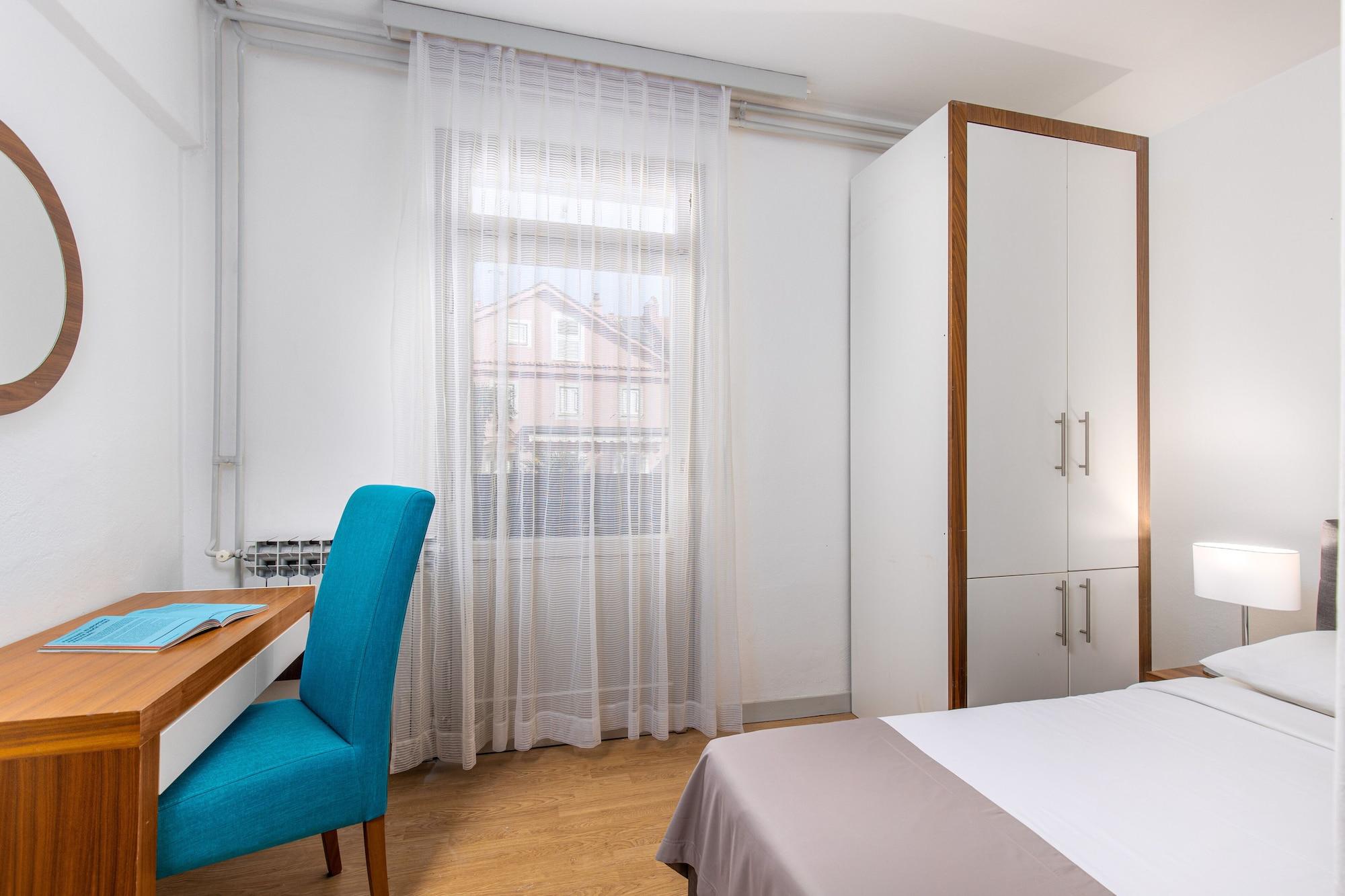 Hotel Zagreb Crikvenica Exterior foto
